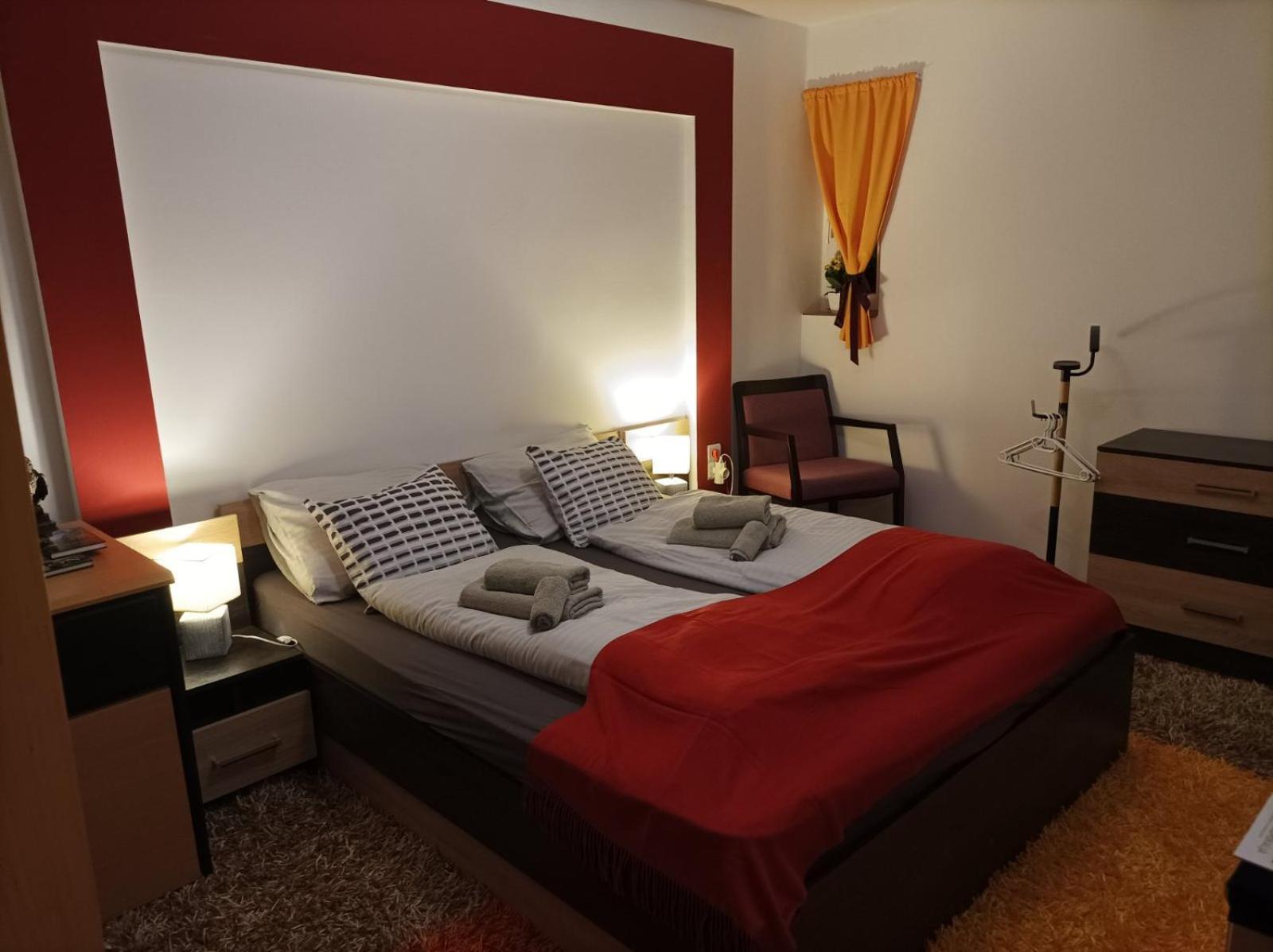 Fuege Apartman Sopron Exteriör bild