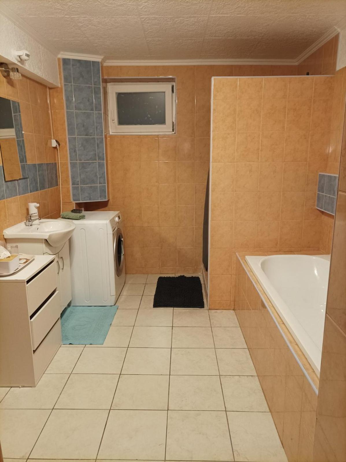 Fuege Apartman Sopron Exteriör bild